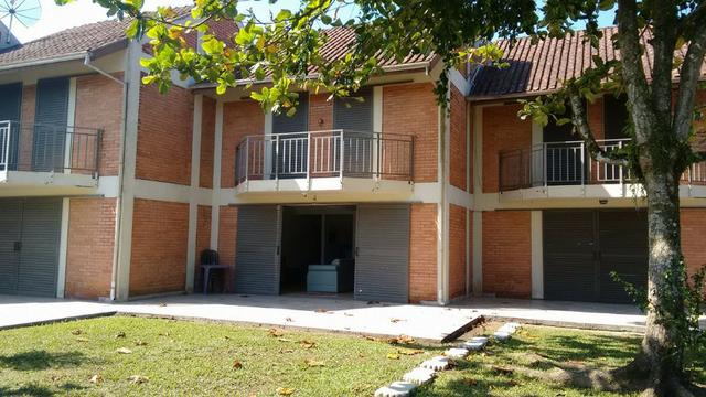 Sobrado em Itapoá-SC, 2 quadras do mar