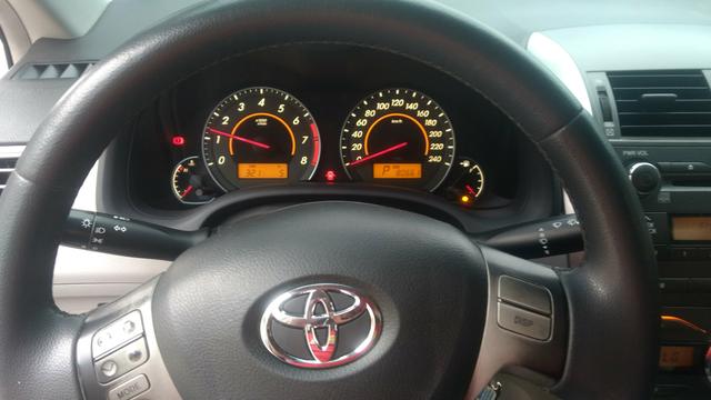 Toyota Corolla 1.8 GLI 2012 AUT extra! banco de couro, aceito motos e carros menor valor - Foto 10