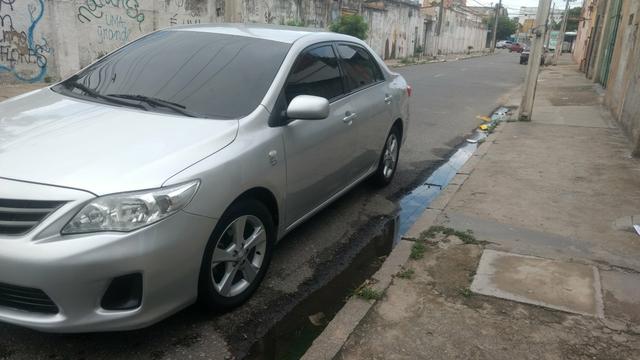 Toyota Corolla 1.8 GLI 2012 AUT extra! banco de couro, aceito motos e carros menor valor - Foto 2