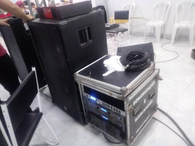 Equipamento profissional completo para banda