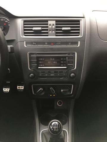 Vendo Volkswagen Crossfox 1.6 2015 Único dono. Aceito trocas de menor valor - Foto 11