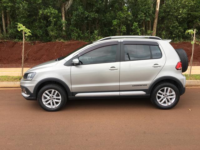 Vendo Volkswagen Crossfox 1.6 2015 Único dono. Aceito trocas de menor valor - Foto 2
