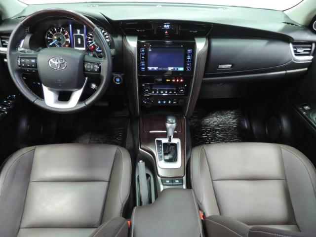 Toyota Hilux SW4 2.8 SRX 4X4 AUT. - Foto 3