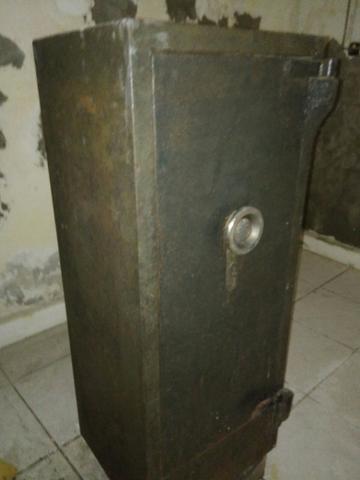 Vendo cofre de Aço de 1957 ( BARBADA DA SEMANA) - Foto 2