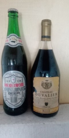 Vinho francês château Duvalier demi-seco fino rose e cerveja importada chinês yanjing beer