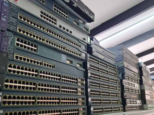 Switch Cisco Catalyst 2950 Garantia e Nf-e! Loja Fisica Curitiba - Foto 3