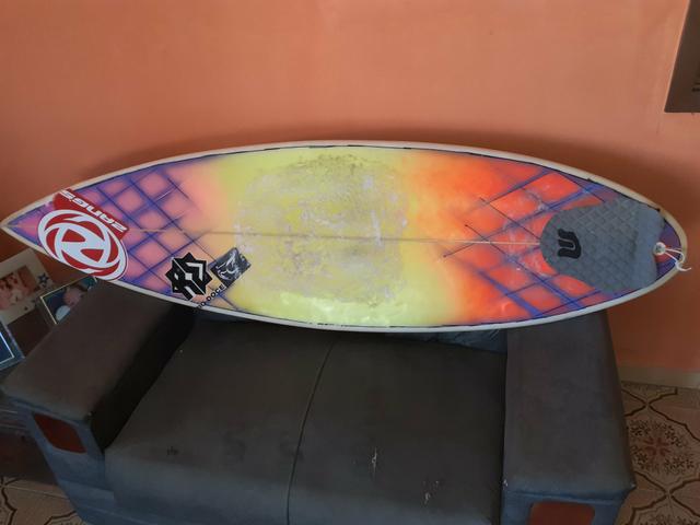 IMPERDÍVEL Prancha de surf R$300,00 - Foto 2