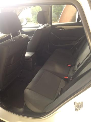 Vendo ou troco em carro de menor valor BMW X1 sdrive 2.0 18i 4x2 2011 completa - Foto 6