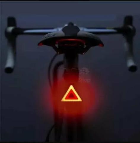 ?Lanterna Traseira Sinalizador Bike Triangulo Led Pisca Usb