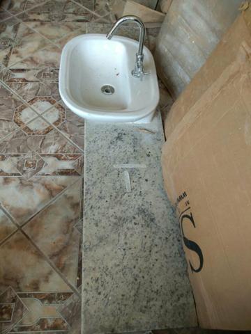 Vendo Pia com Torneira - Foto 2