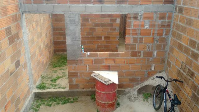 VENDE-SE ESTA CASA EM CONSTRUÇÃO: (Valor negociável )