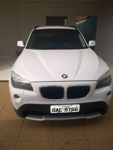 Vendo ou troco em carro de menor valor BMW X1 sdrive 2.0 18i 4x2 2011 completa - Foto 2