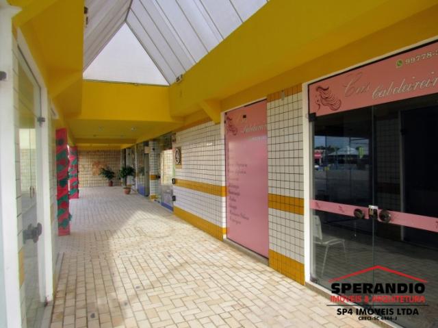 Conjunto comercial (19 lojas) na principal avenida de itapoá - Foto 7