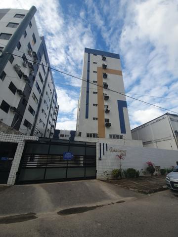 Apartamento espaçoso 3/4 sendo 1 suite - barro vermelho