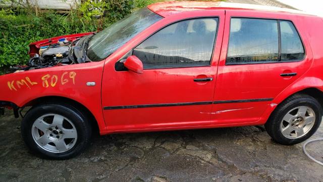 Vendo Peças sucata Golf Motor 2.0 MI sapao mk4 4 portas cambio manual - Foto 2