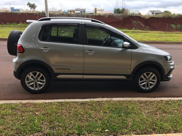 Vendo Volkswagen Crossfox 1.6 2015 Único dono. Aceito trocas de menor valor - Foto 7