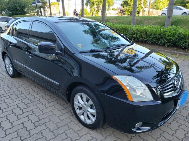 Nissan sentra (com gnv g5) automático ( finan.ent. 7 mil )aceito trocas - Foto 4