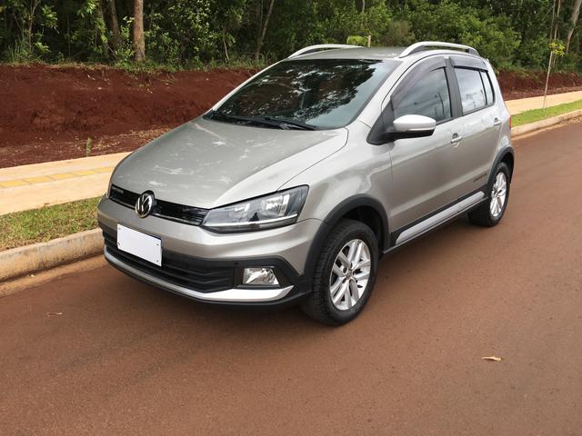 Vendo Volkswagen Crossfox 1.6 2015 Único dono. Aceito trocas de menor valor