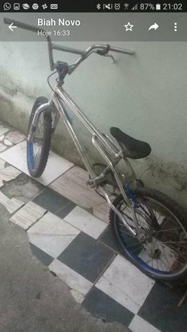 Bmx cromada ou troco por celular j8 - Foto 4