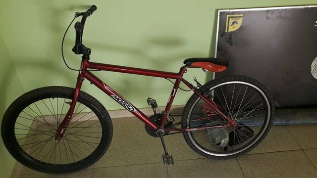 Vendo ou troco bike valor negociável - Foto 2