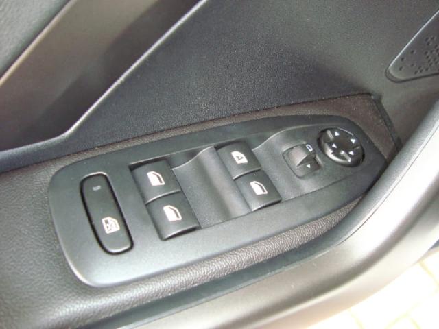 PEUGEOT 2008 GRIFFE 1.6 AUTOMATICO - Foto 9
