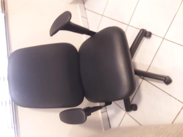 Mesa de escritório / cadeira preta giratória - Foto 4