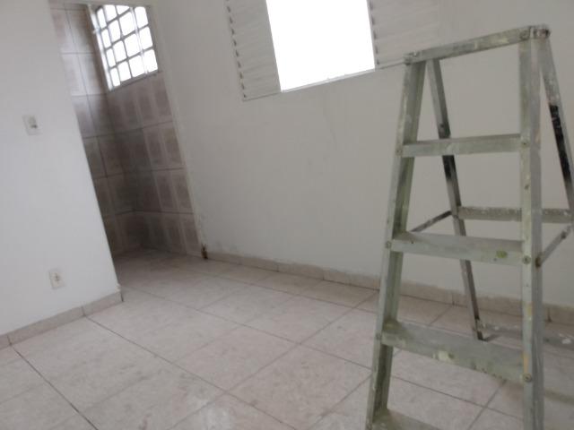 Aalugar Oportunidade Frente para Avenida Apartamentos 01 e 02 dormitórios - Foto 15