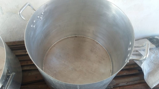 4 panelas de alumínio 180 litros barato - Foto 6