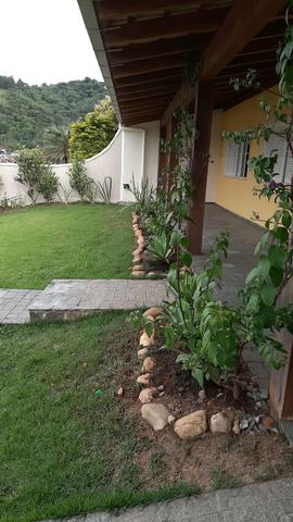 Aluga-se Linda Casa Velha