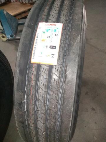 Pneu 295/80R22,5 671 DRC Liso