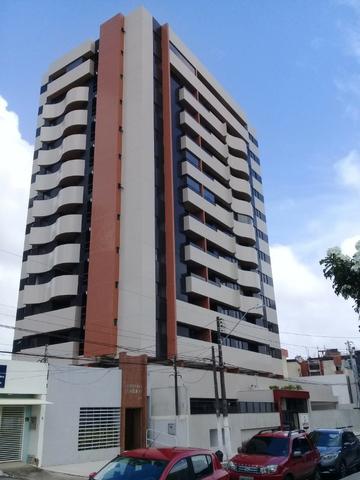 3 Quartos no coração do Farol com Porcelanato e 2 Vagas