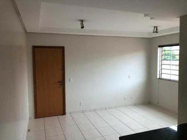 Apart 2 qts 1 suite armários ótima localização Jardim América - Foto 2