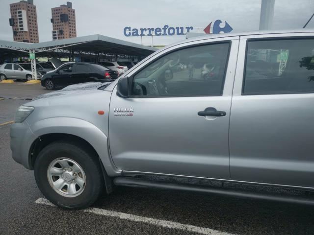 Vendo Hilux 2015/2015 Diesel 4x4 STD TurboDiesel - Foto 2