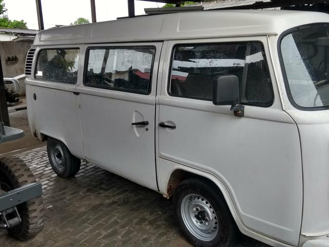 Kombi vendo ou alugo - Foto 2