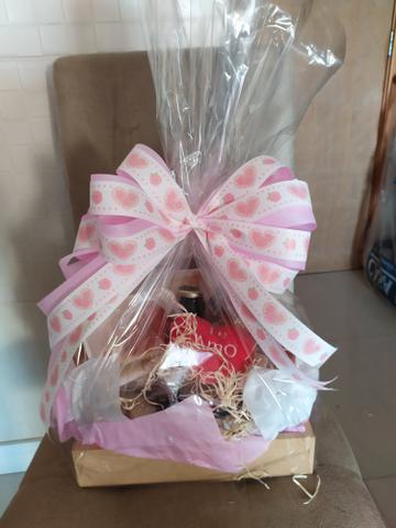 Lindíssimas Cestas , com produtos de qualidade ! Presenteie e surpreenda quem você ama ! - Foto 2