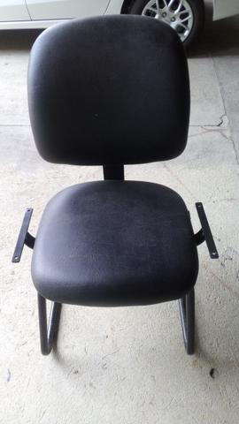 Cadeiras com base fixa - Foto 2