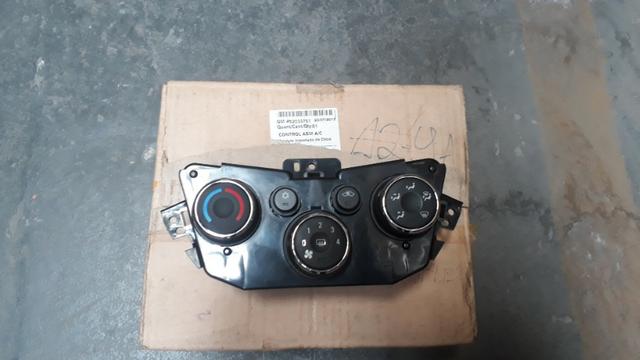 52033751 Controle do Ar condicionado e aquecedor Spin 2013/2016
