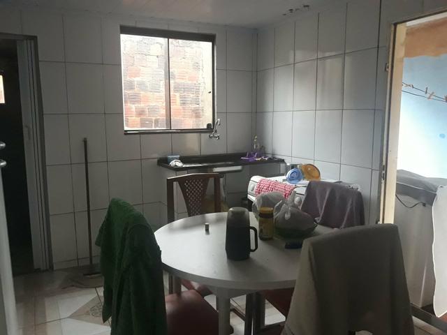 Vendo lote com casa nos fundos e construção na frente - Foto 3