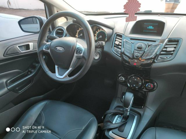 New Fiesta Titanium Hatch - Foto 8