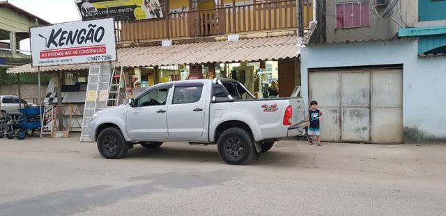 Vendo Hilux 4x4 Cabine Dupla Excelente Estado - Foto 3
