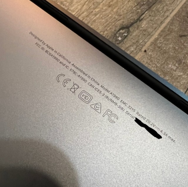 Apple Macbook Pro 15 I7-2.2ghz/16gb/256ssd 2018 Radeon Pro 555X 4gb Touch Bar - Impecável - Foto 4