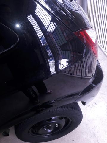 Vendo um celta Preto cegundo dono novinho bem conservado quilometragem 124 - Foto 6