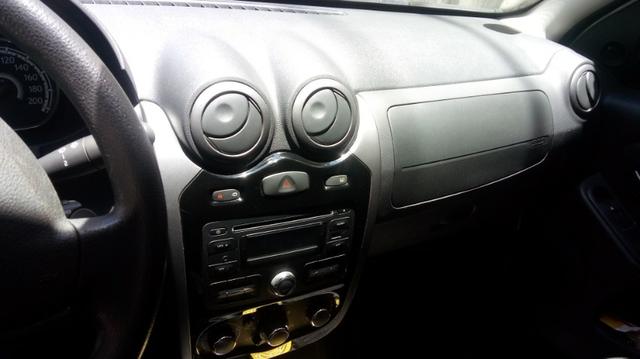 Sandero 2014 1.0 - Foto 2