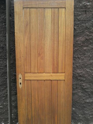 Vendo porta de madeira externa