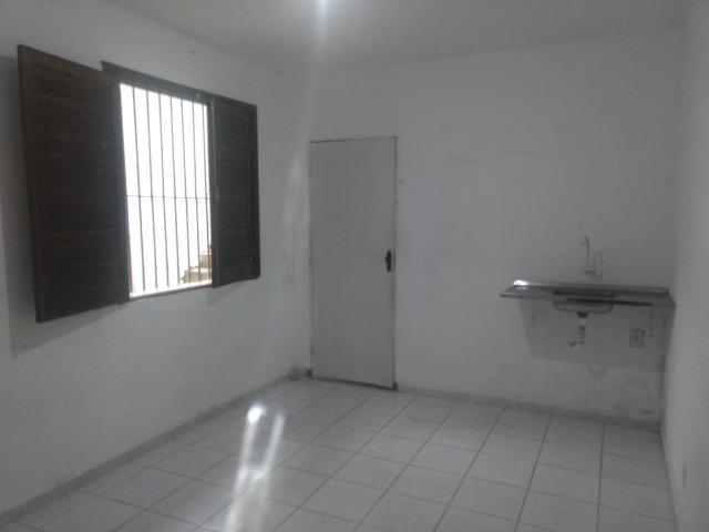 Kitnet itapuan suíte individual quarto e banheiro itapuã - Foto 3