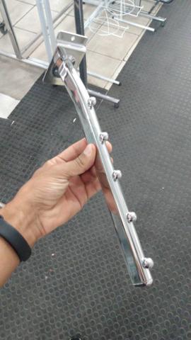 Suporte Para bolsa e expositor de roupa - Foto 3