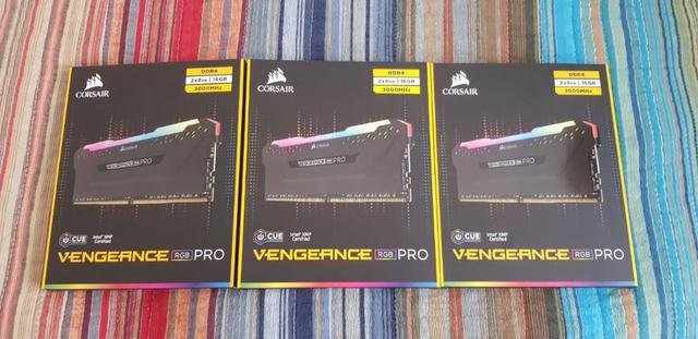 16GB Memória DDR4 Corsair Vengeance Pro RGB 3000MHz CAS15