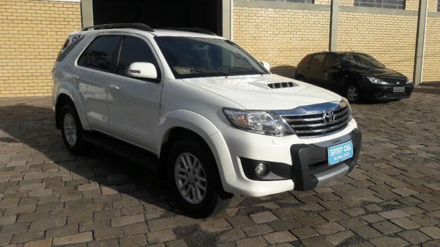 Toyota hilux sw4 srv 4x4 ano 2013 07 lugares aut valor: 130.000,00 - Foto 20