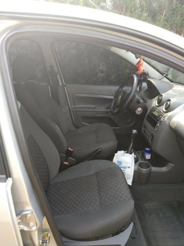 Vendo - Fiesta Hatch 2005 1.0 - Foto 6