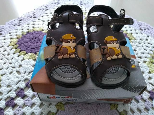 Duas sandalias de menino - Foto 2